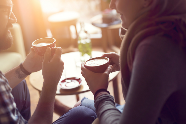 コーヒーを飲む量にも遺伝子は影響を与えているのでしょうか？（写真：Shutterstock.com）