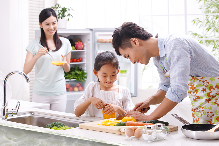 日本人に多いと言われる胃がん、予防のために何ができるのでしょうか？（写真：Shutterstock.com）