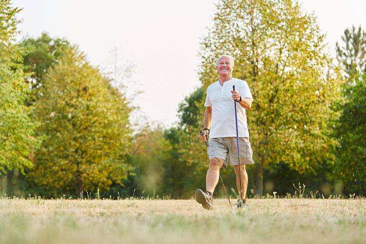 軽い運動は病気の人にも良い影響があるようです。（写真：Shutterstock.com）