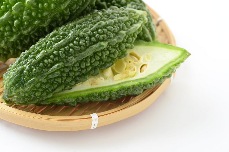 意外に使い勝手がよく、栄養豊富なゴーヤ。その効能とレシピをご紹介します（写真：Shutterstock.com)