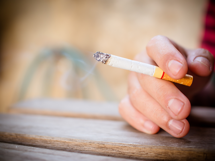 吸っている人と吸わない人、たばこの危険をよく知っているのは意外にも・・・？（写真：Shutterstock.com）