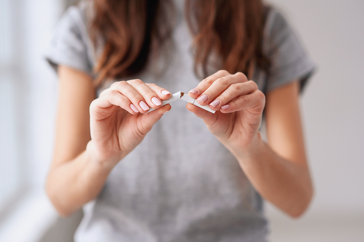 妊娠していても吸ってしまう人に有効な禁煙治療とは！？（写真：Shutterstock.com）